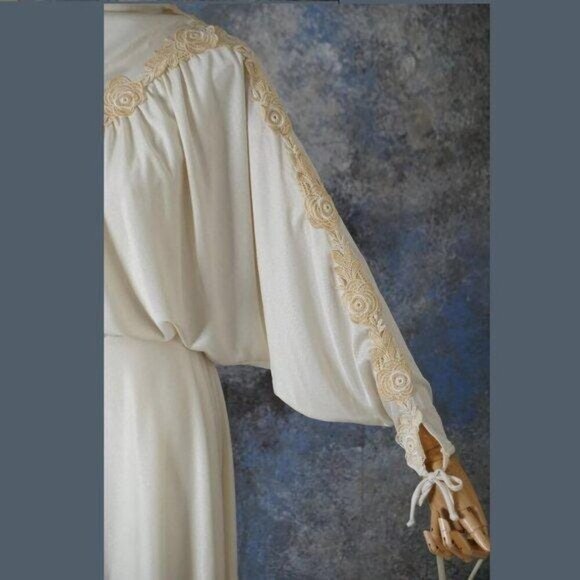 Vintage 1970s Union-Made Wedding Gown – Ivory Lace Boho Maxi with Train - Picture 10 of 13